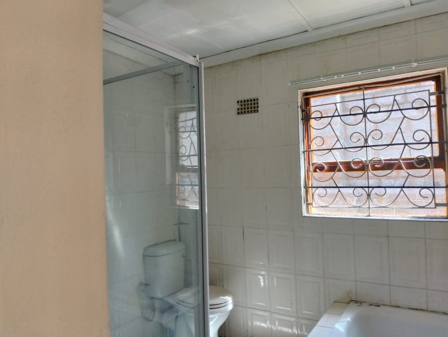 To Let 5 Bedroom Property for Rent in Mthata Eastern Cape